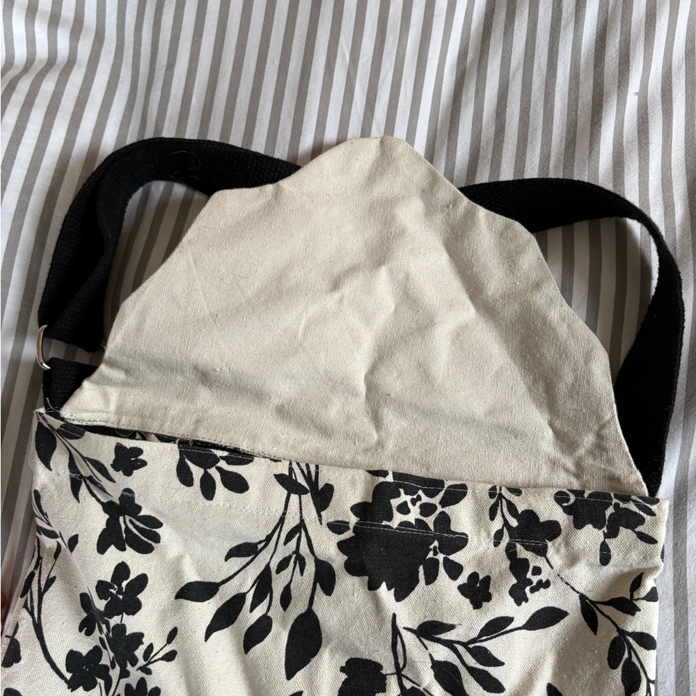 Floral Black and White Tote Bag - Picture 2 of 4